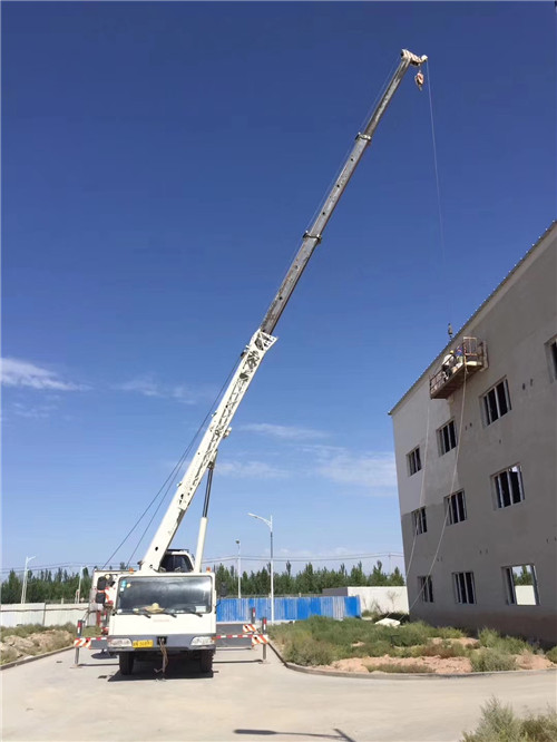 荔城区“轻装强干”—— 吊车的 “轻量化臂架” 技术