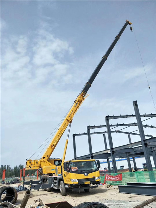 荔城区超高层建筑钢结构吊装案例